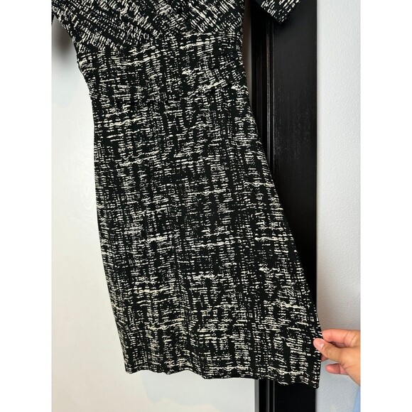 Ann Taylor Black White Stretch V-Neck Short Sleeve Empire Sheath Dress Size 00P - Picture 5 of 11